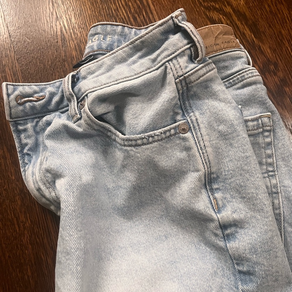 American Eagle Mom Jeans Blue Breeze
